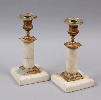 LJUSSTAKAR, ett par, sengustavianska, tidigt 1800-tal.