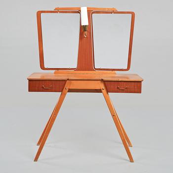 TOALETTBORD, omkring 1900-talets mitt.