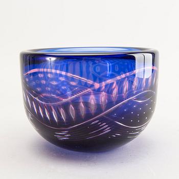 Jan Johansson, a signed Ariel Orrefors glass bowl.