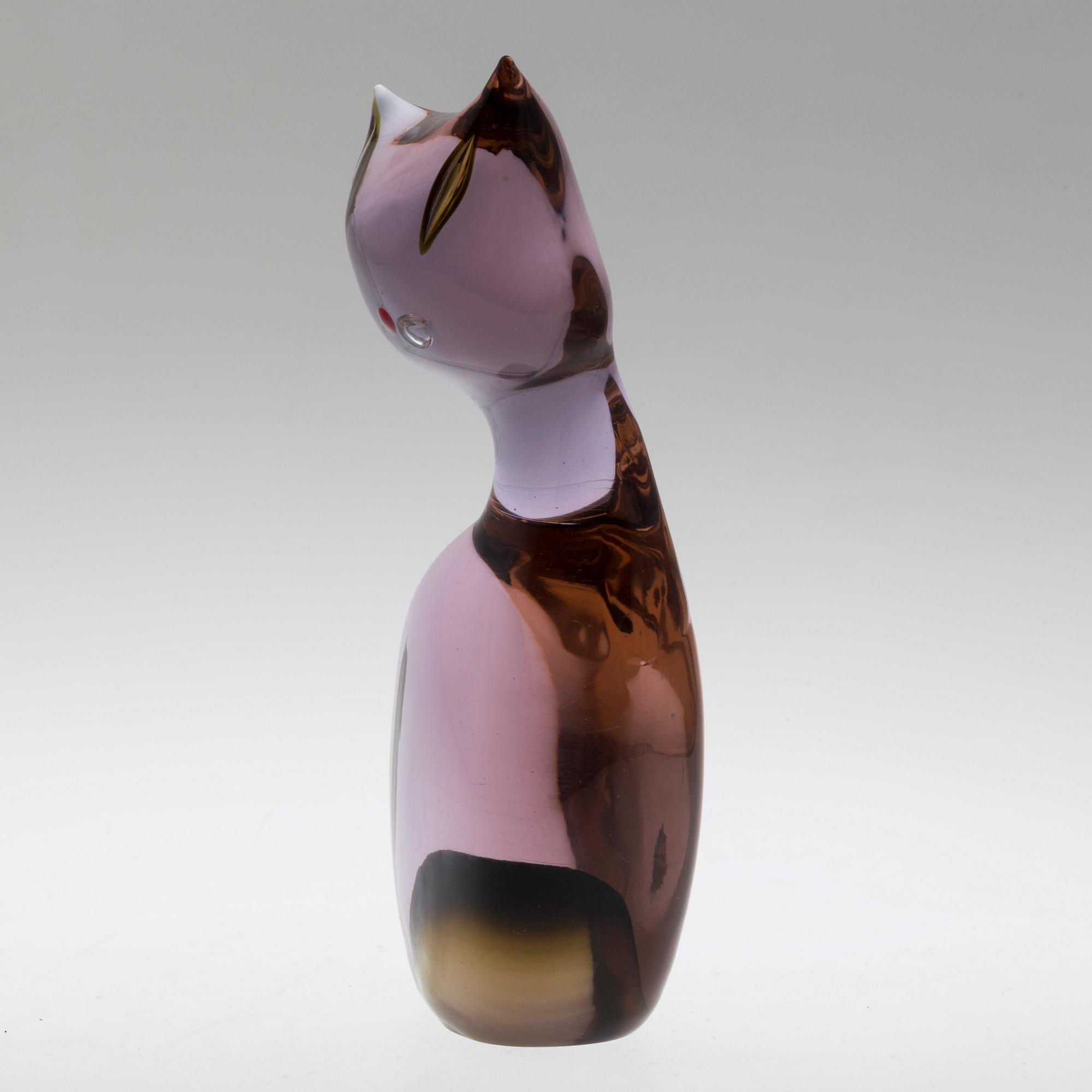 A glass sculpture of a cat, with signature "Tosi Alberto 1968 Murano".