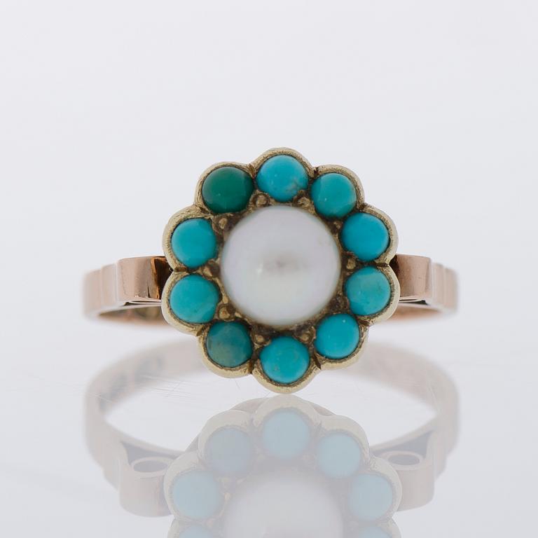 A RING, cultured pearl, cabochon cut turquoise, 14K gold. Eino Leppänen, Helsinki Finland 1959.