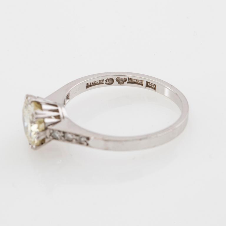 Ring 18K white gold with diamonds approximately 1.62 ct in total, Gothenburg 1953.