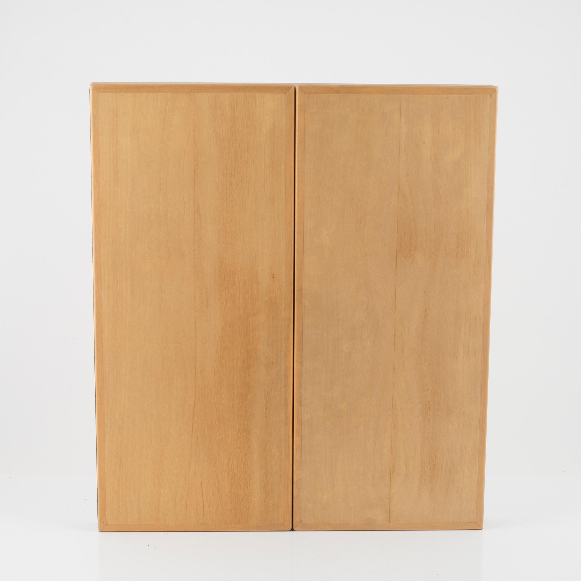 Axel Larsson, tillskriven, spegel, tredelad, björk, 1900-tal.