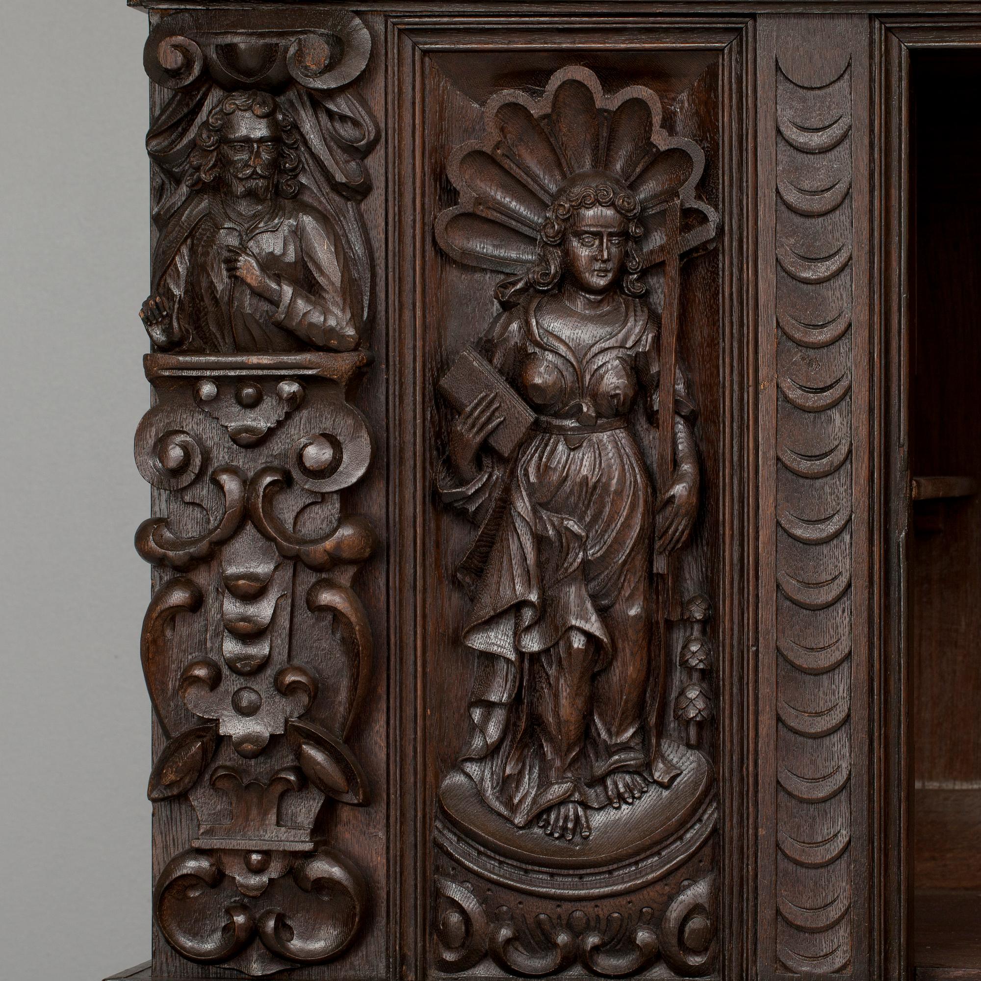 SKÅP, renässansstil, Mellaneuropa 1900-tal.