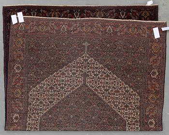 MATTA, semiantik Senneh, ca 215x140 cm.