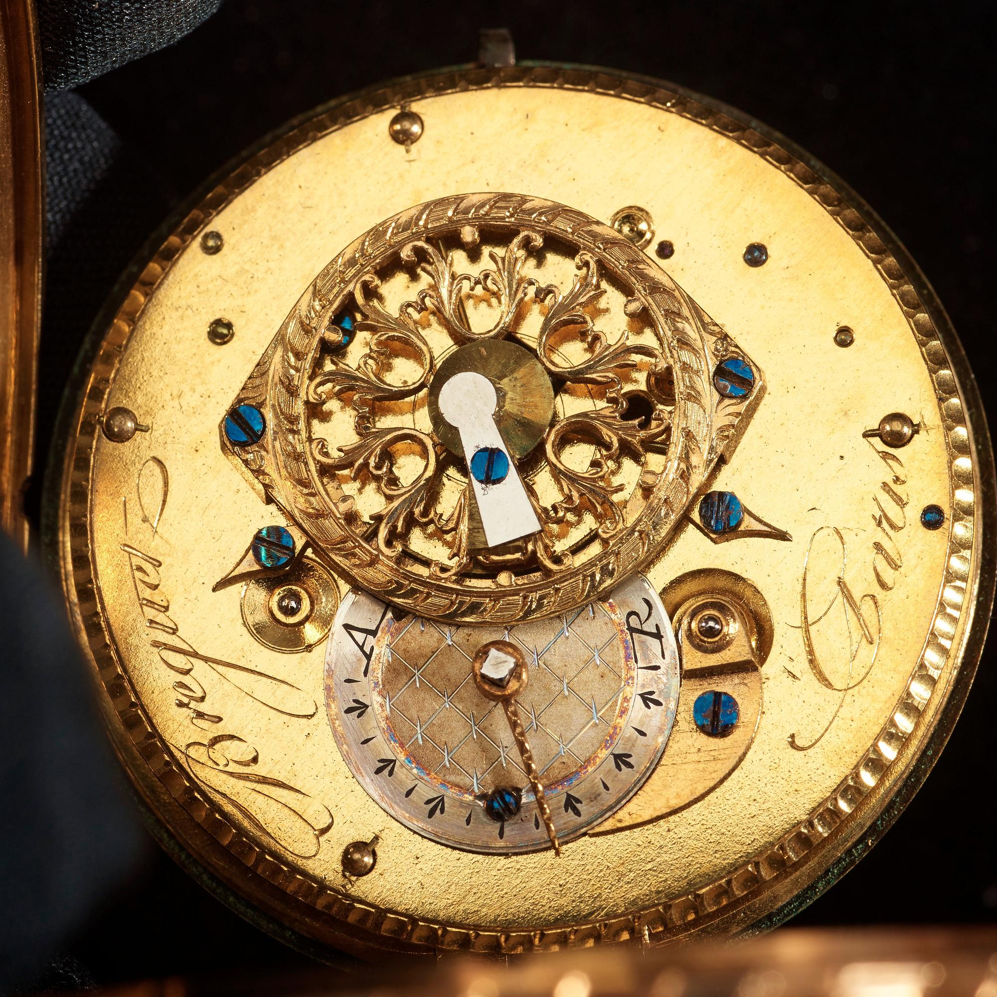FICKUR, guld, emalj, pärlor samt pastestenar, märkt: "Breguet, Paris", sannolikt 1700-talets slut.