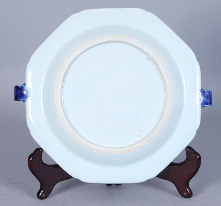 VÄRMEFAT, porslin, Kina, 1800-tal.