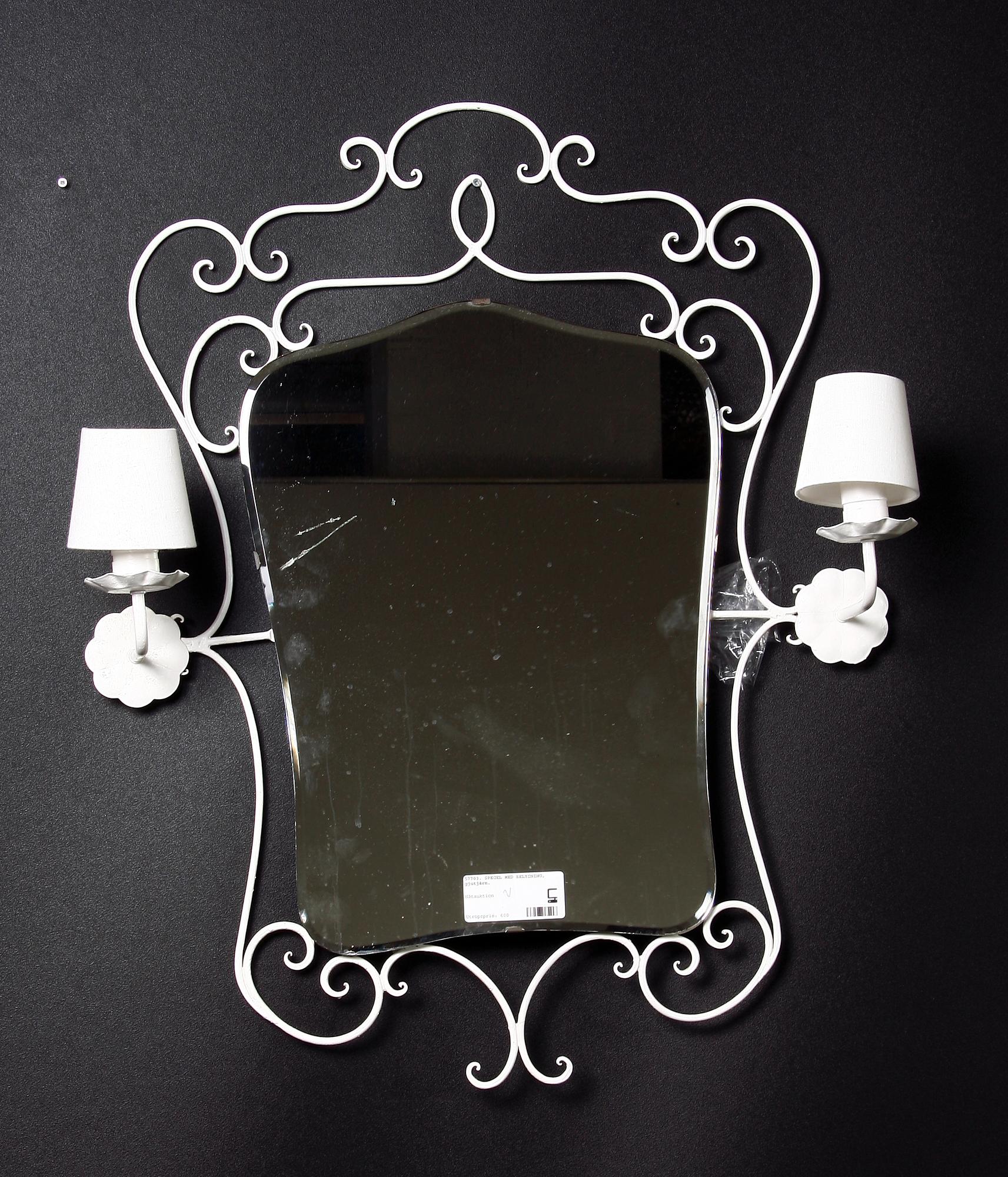 SPEGEL MED BELYSNING, gjutjärn.