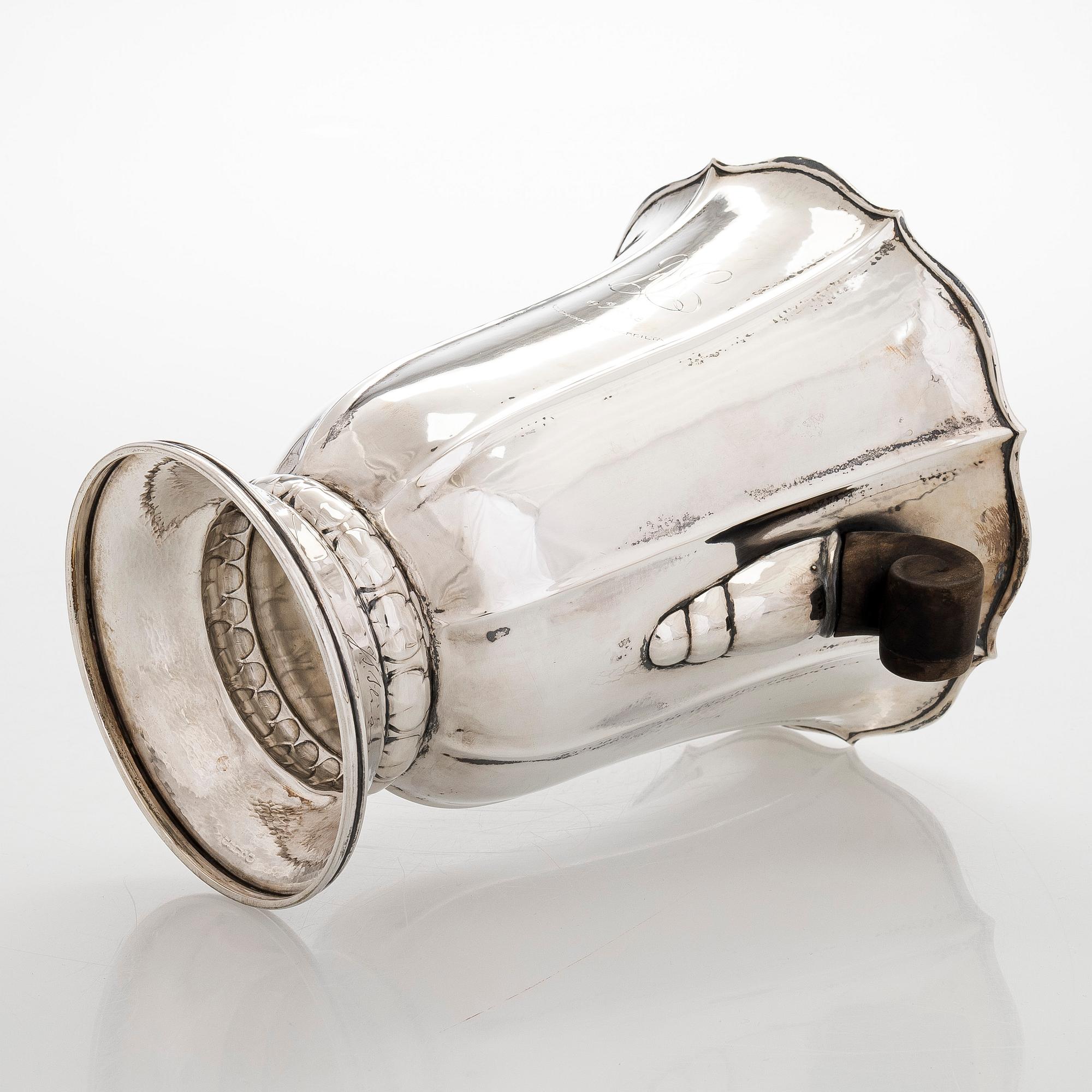 A 1030s silver champagne cooler, Kultakeskus, Hämeenlinna 1936.