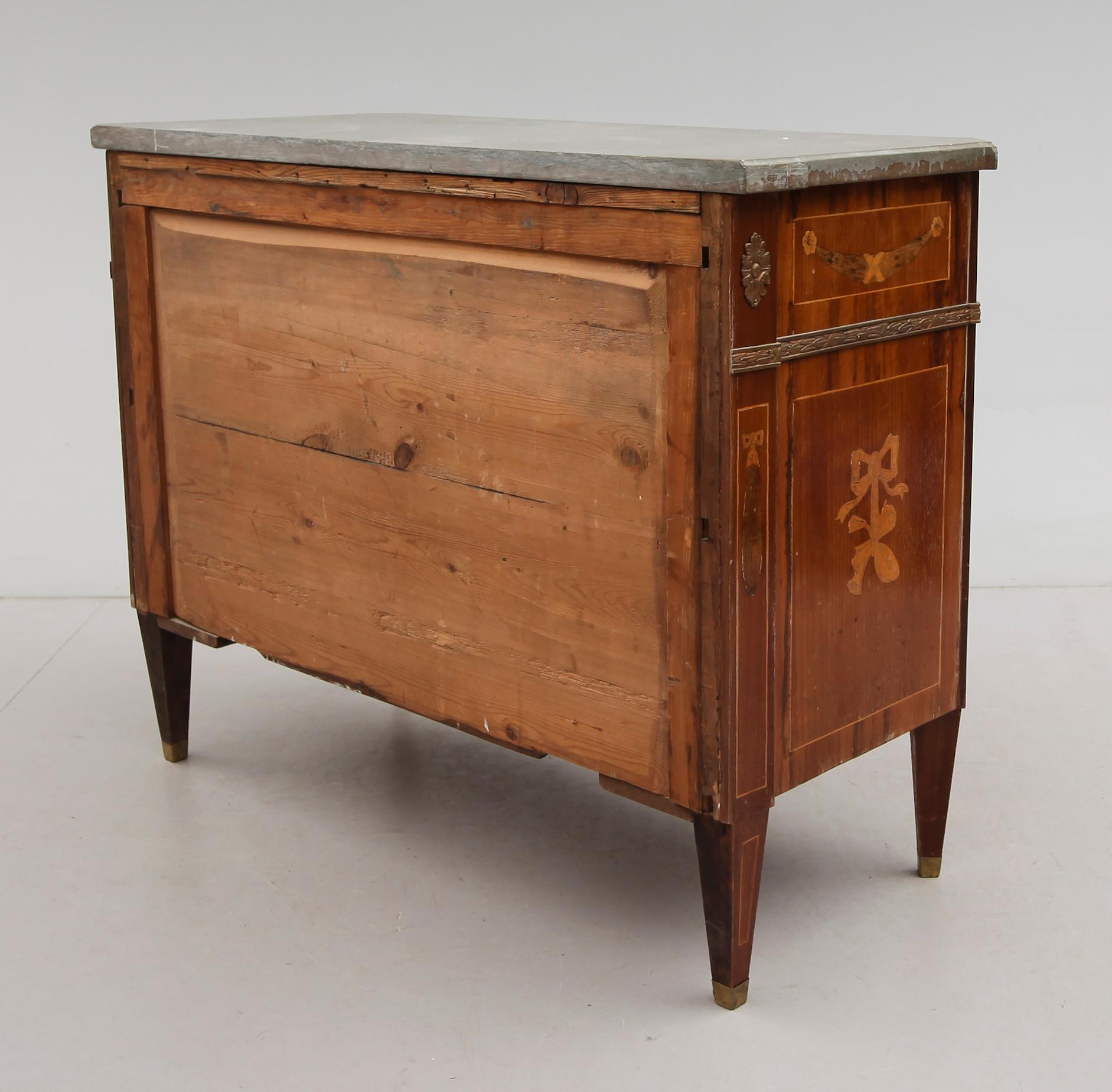 BYRÅ, gustaviansk stil, 1800-/1900-tal.