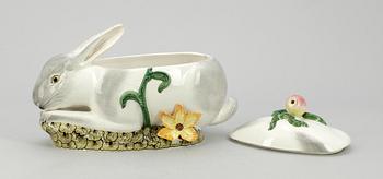 TERRIN MED LOCK, porslin, 1900-talets första del.