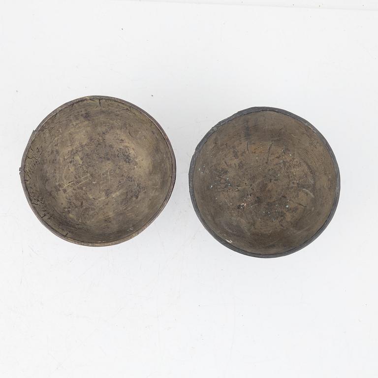 A pair of Chinese laque burgauté bowls, Qing dynasty, 18th century.