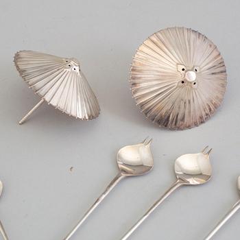 DRINKTILLBEHÖR, silver, 14 delar, 1960-tal.