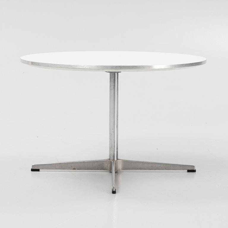 Arne Jacobsen, Bruno Mathsson & Piet Hein, soffbord, modell "A222", Fritz Hansen, Danmark 1988.