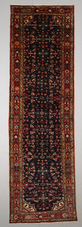 MATTA, Hamadan, ca 345 x 105 cm.
