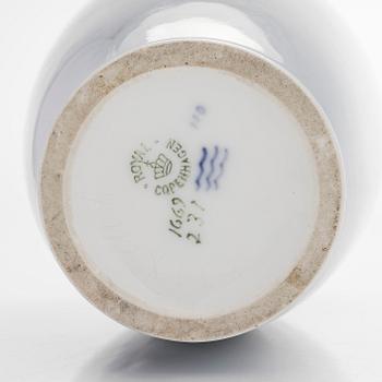 Royal Copenhagen, maljakko, posliinia, Royal Copenhagen, 1900-luvun alkupuoli.