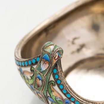 Khlebnikov, kåsa, förgyllt silver och cloisonnéemalj, Moskva 1908-1917.