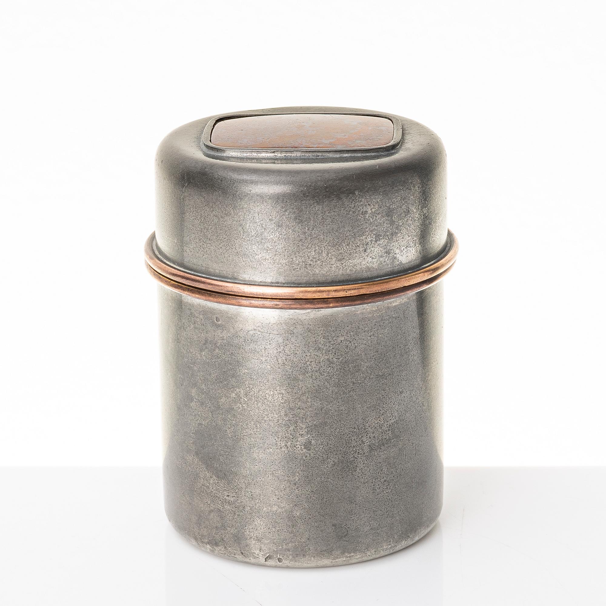 Estrid Ericson, burk med lock, Firma Svenskt Tenn, Stockholm, 1957.