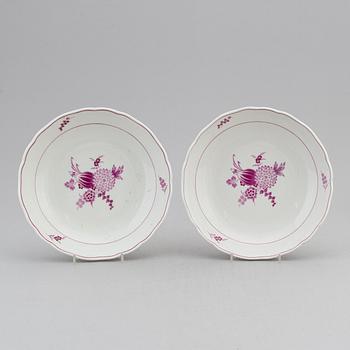 A pair of porcelain serving dishes, Meissen, 20th centuryl.