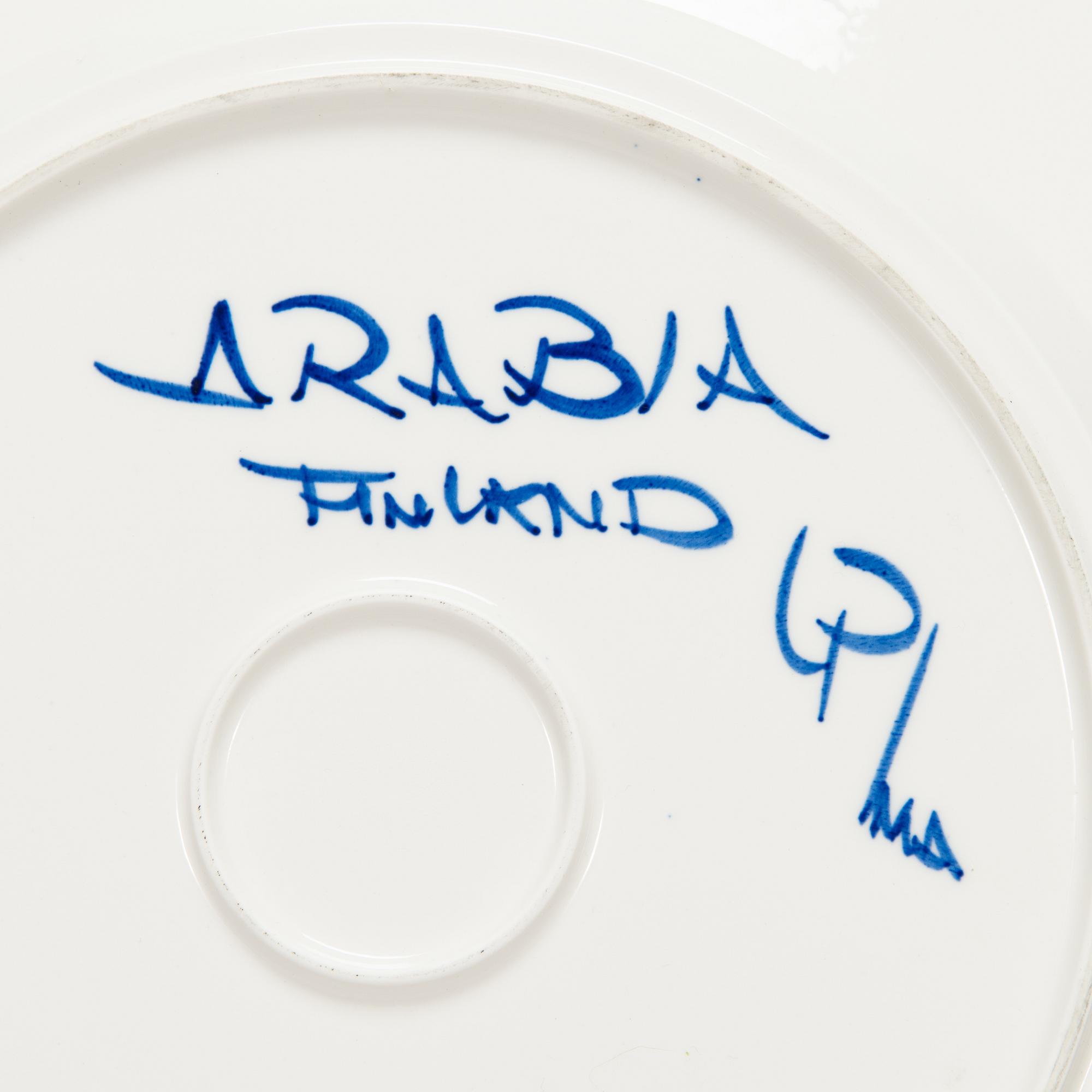 Ulla Procopé, a 46-piece set of 'Valencia' porcelain dinnerware for Arabia.