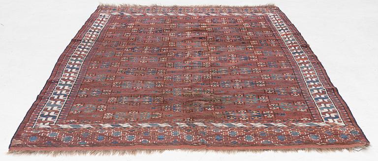 An antique Yomud/Karadashli main carpet, c 272 x 170 cm.