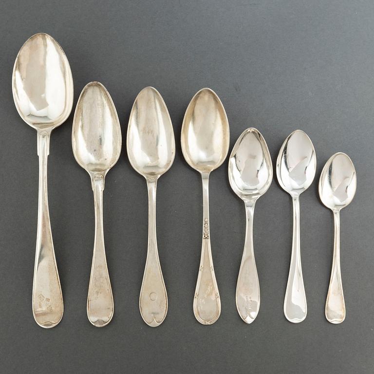 A silver cutlery, including 'Svensk Spets' and 'Svensk Rund', incl. GAB, CG Hallberg, 19/20th century (89 pc), 3171g.