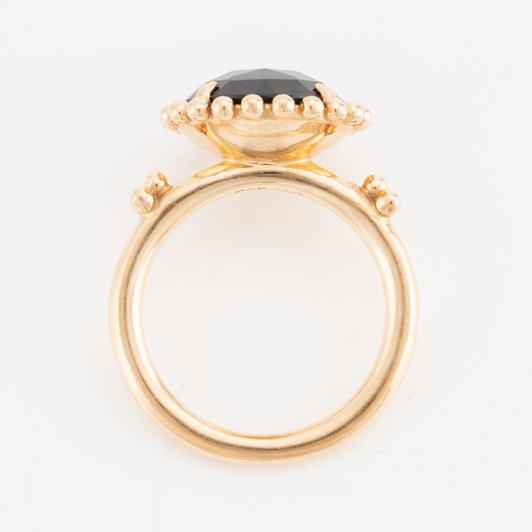 Ring 14K with black stone, possibly spinel, Pandora.