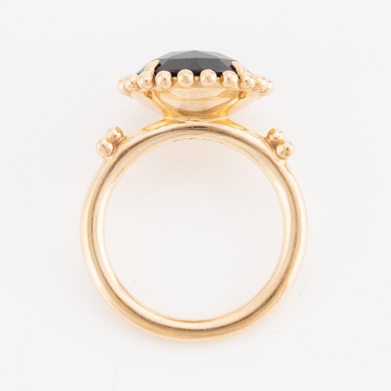 Ring 14K with black stone, possibly spinel, Pandora.