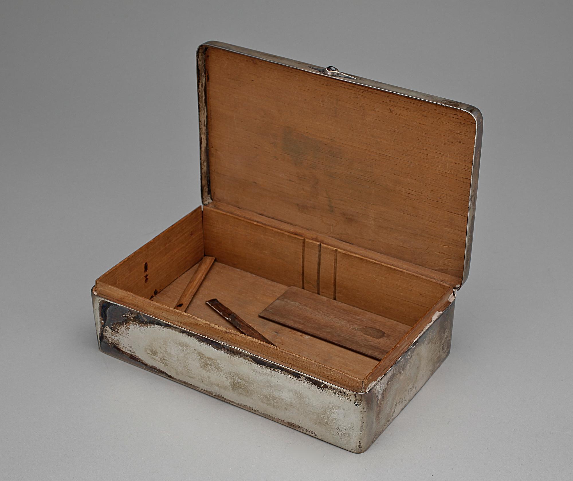 SKRIN, silver, C A Kjernås Eftr, Göteborg, 1917. Tot vikt ca 1844g.