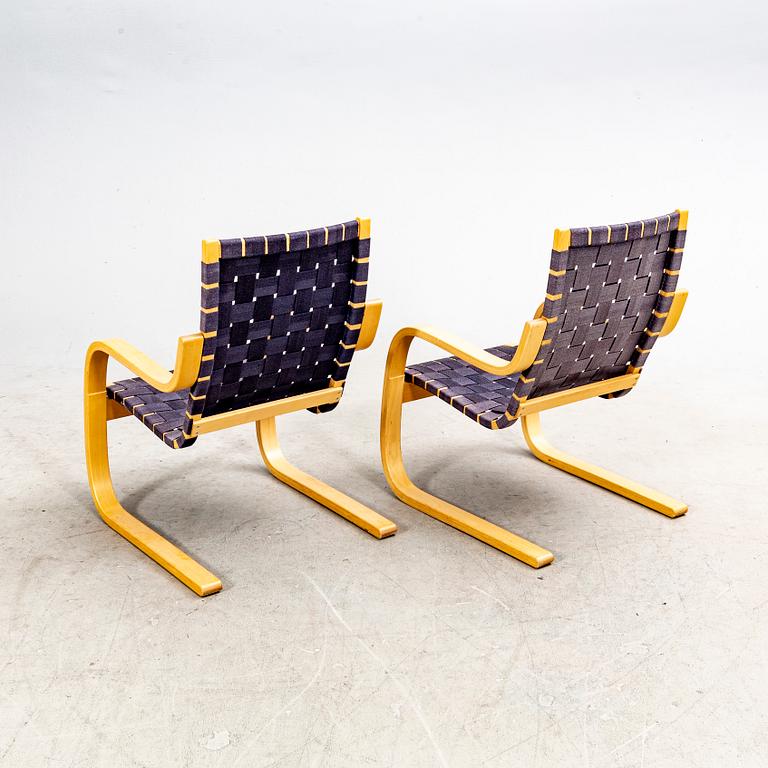 Alvar Aalto, fåtöljer ett par modellnr 406 Finland 2000-tal.