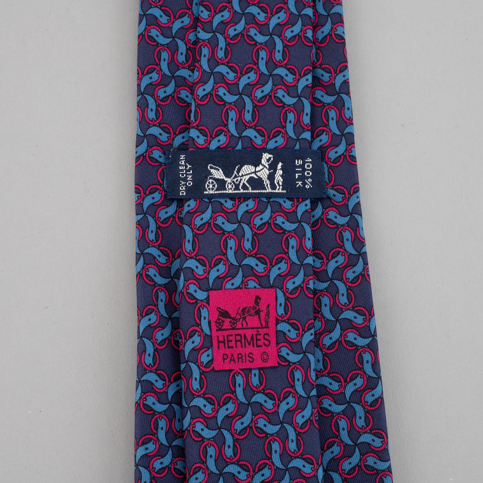 Hermès, 3 silk ties.