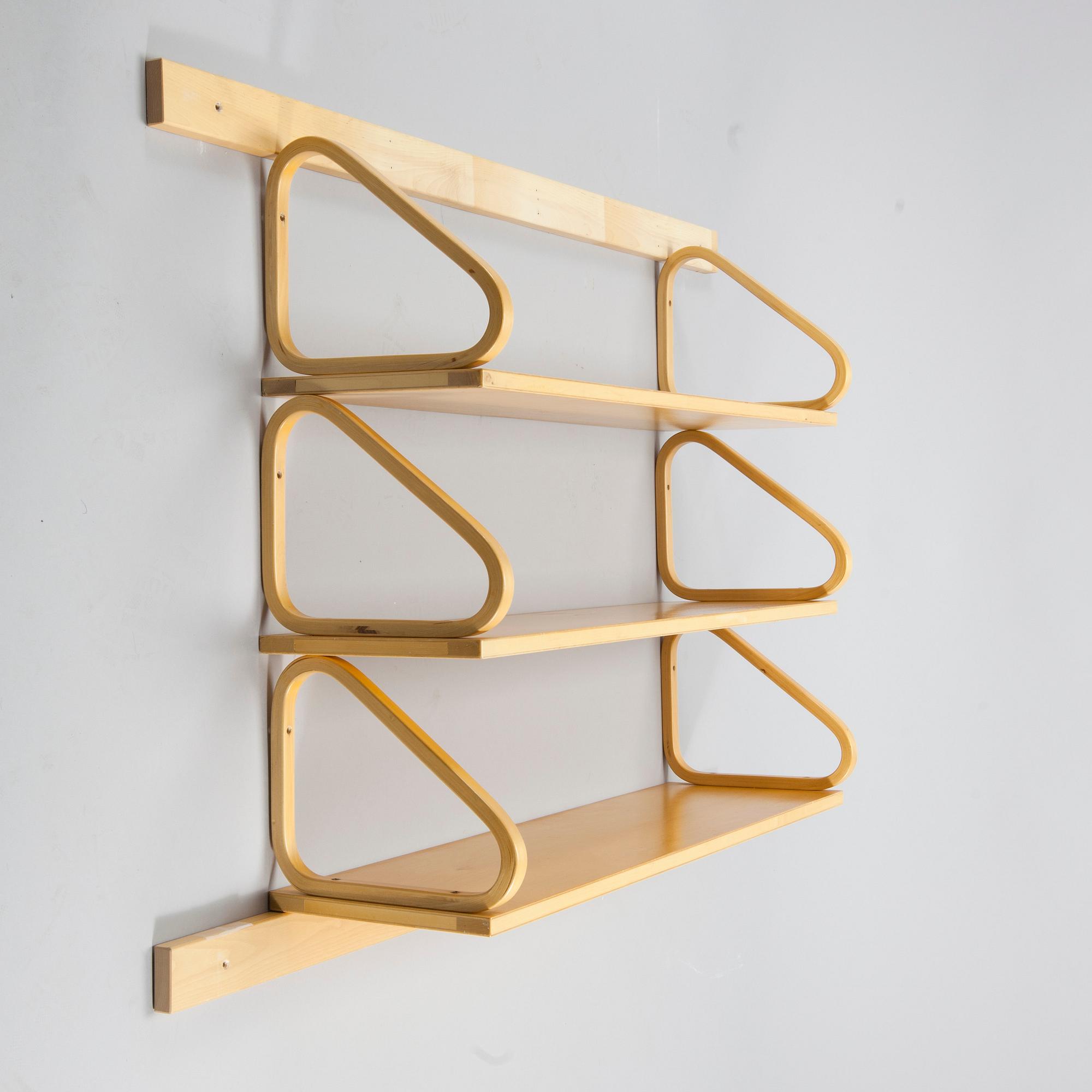 HYLLOR, 3 st, 112B samt LISTER, ett par, Alvar Aalto, Artek, 1900-senare hälft.