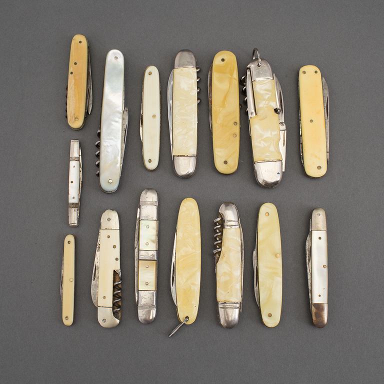 A COLLECTION OF 15 POCKET KNIVES, first half of the 20th century.