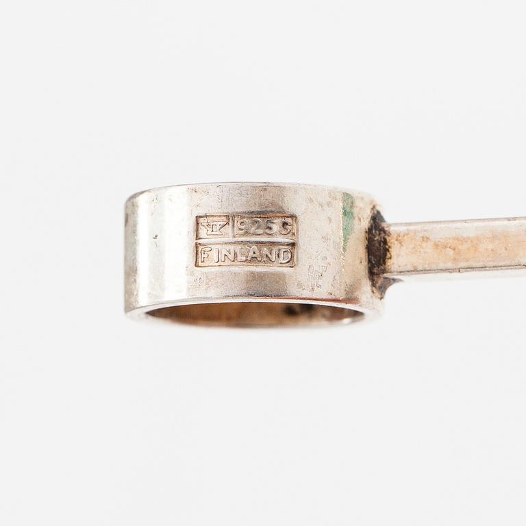 Elis Kauppi, A sterling silver and chalcedony pendant. Kupittaan kulta, Turku.