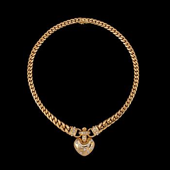 960. A gold and brilliant cut diamond heart necklace, tot. app. 2.50 cts.