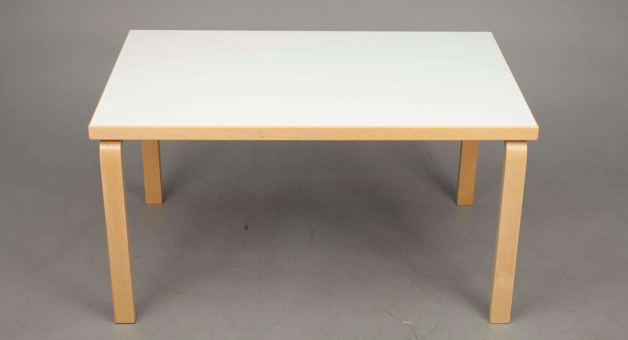 BORD, modell 82B, Alvar Aalto, Artek.