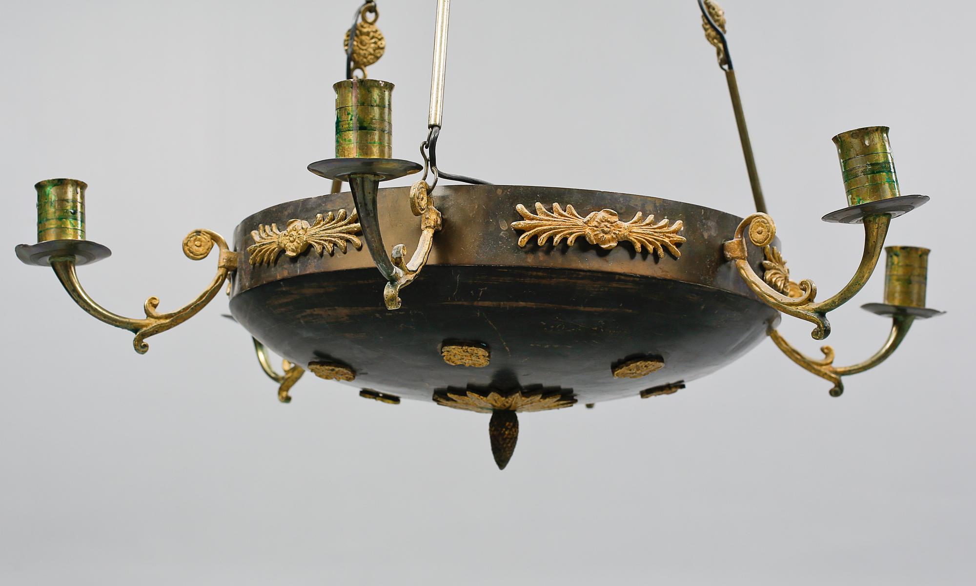 TAKAMPEL, empire, 1800-talets första hälft. Höjd 75 cm.