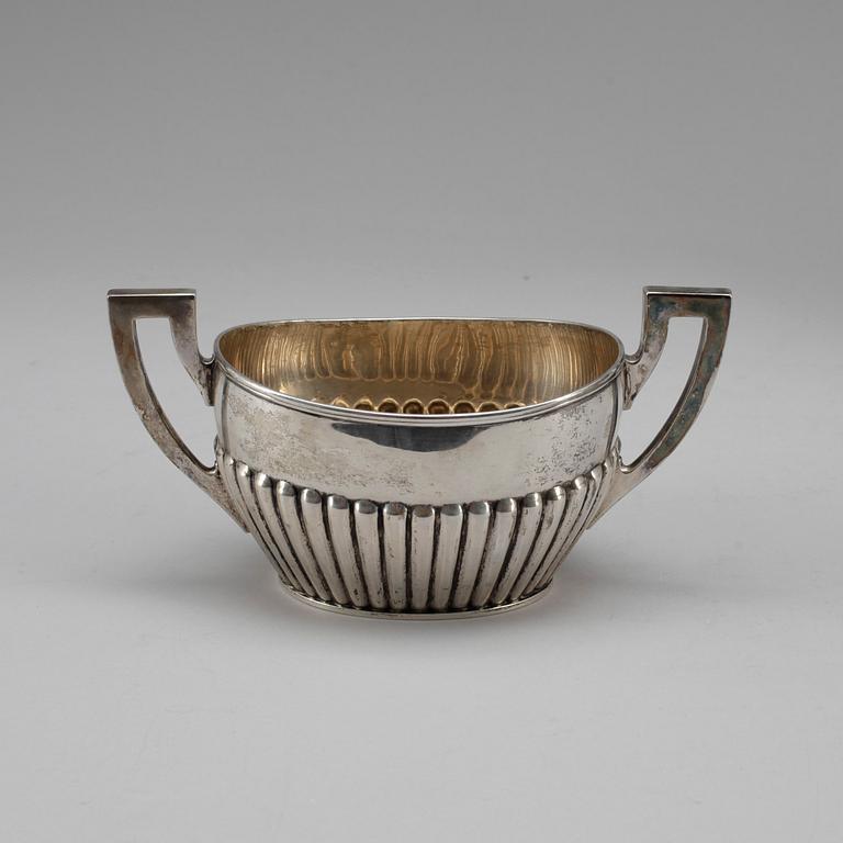 KAFFESERVIS, 3 delar, silver, Bernhard Hertz, Stockholm 1912. Total vikt ca 1284 gram.