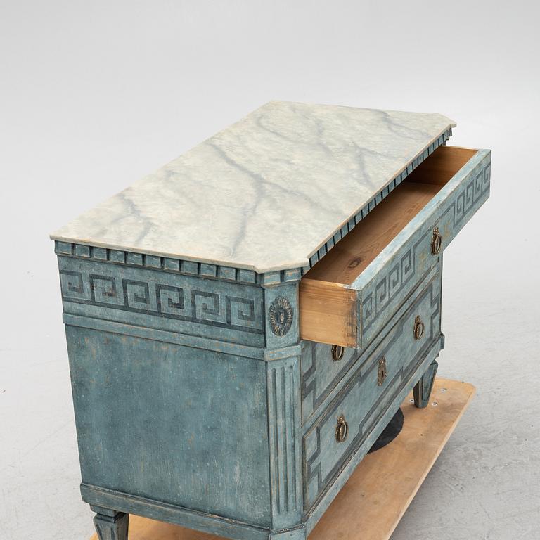 Byrå, gustaviansk stil, tidigt 1900-tal.