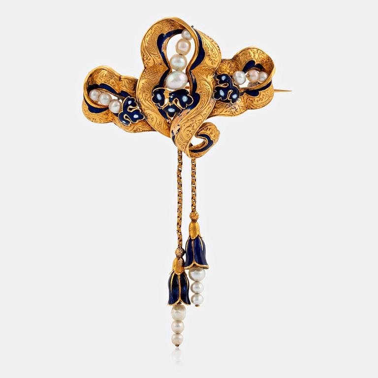 An 18K gold G Möllenborg brooch partly enamelled and set with pearls.