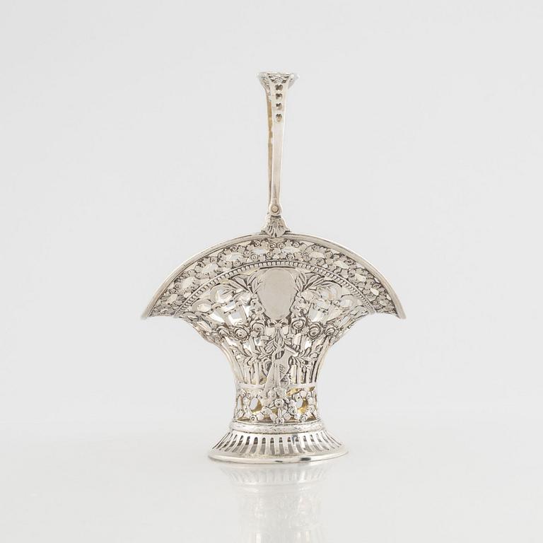 A Rococo style silver 800 sweet-meat basket, 20th Century.
