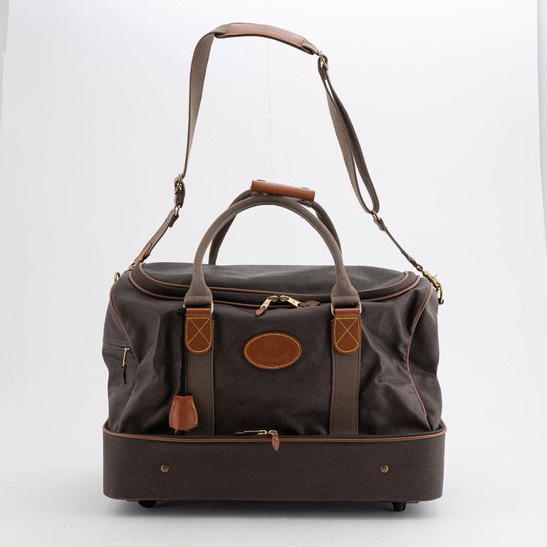 Mulberry, a scotch grain weekend bag.