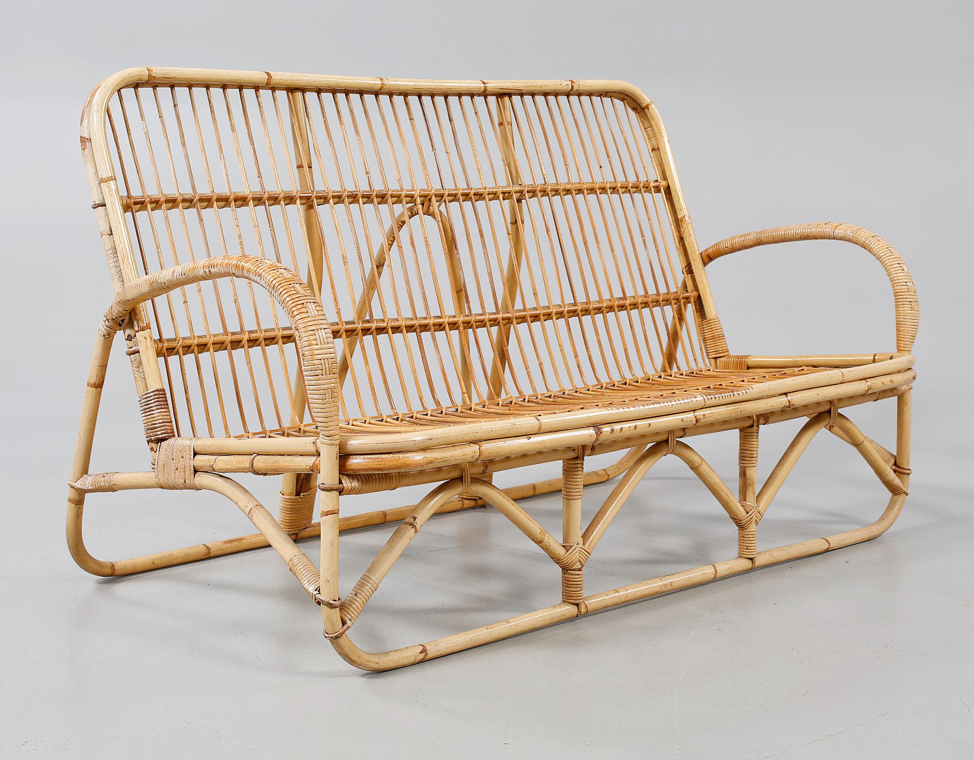 SOFFA samt FÅTÖLJER, ett par, 1900-talets fjärde kvartal.