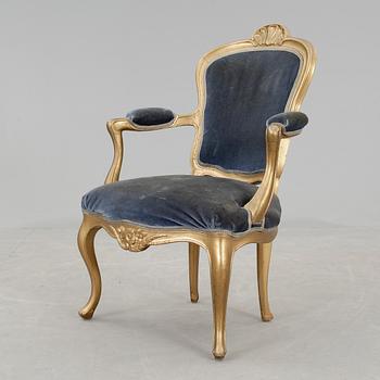 FÅTÖLJ, rokokostil, 1900-talets första hälft.