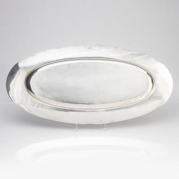 A silver fish serving dish, W.A. Bolin, Stockholm 1926.