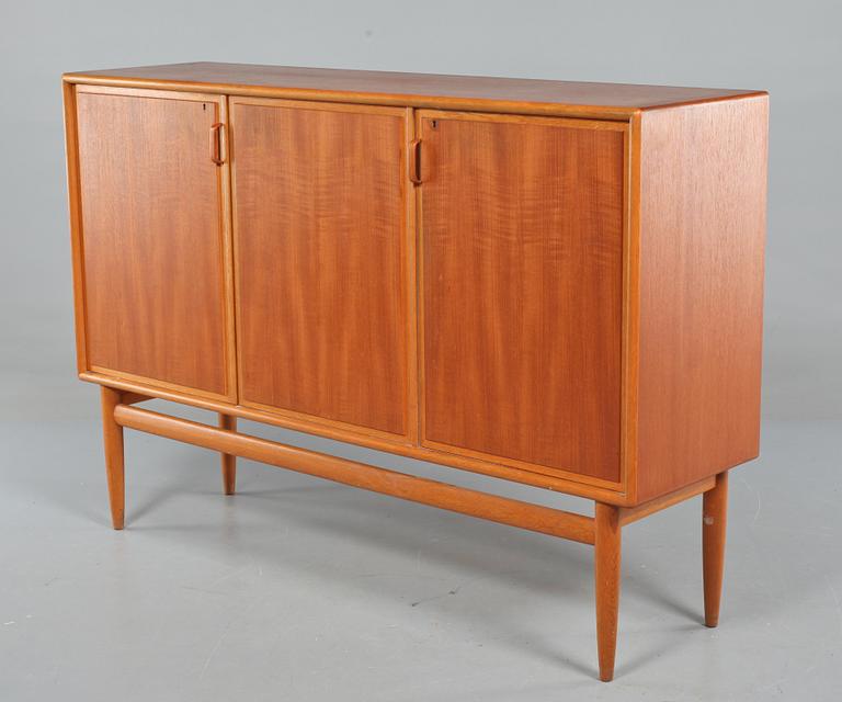 SIDEBOARD, 1900-talets tredje kvartal.