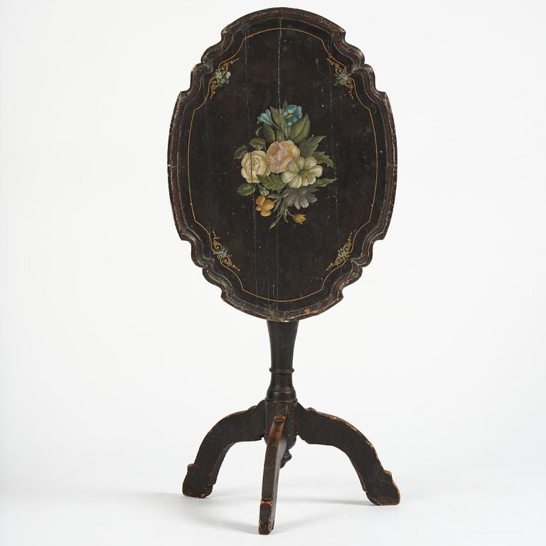 A Swedish late baroque japanned tilt-top tea table, mid 18th century.