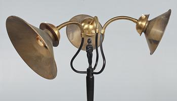 GOLVLAMPA, omkring 1900-talets mitt.