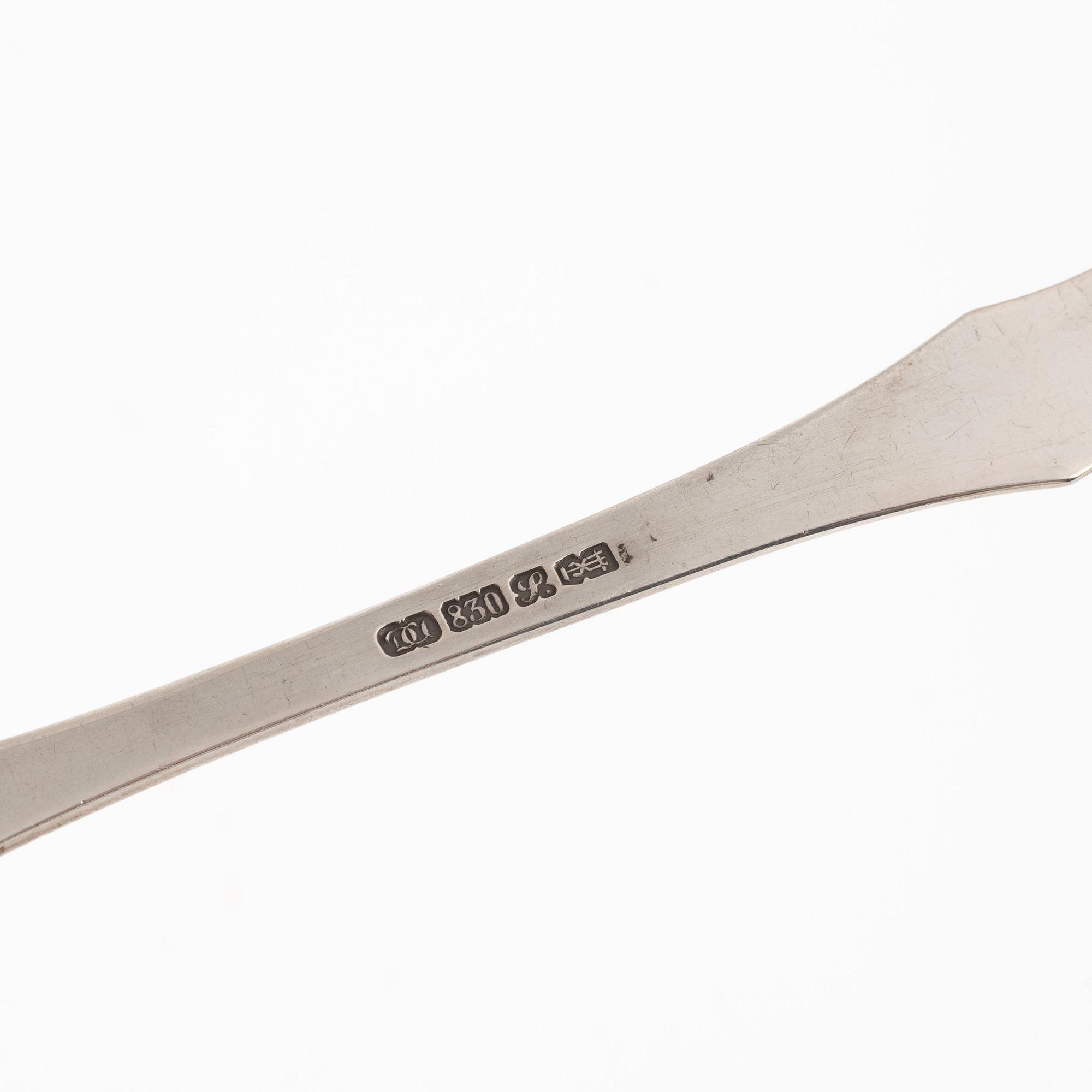 A pair of Norwegian Silver Serving Cutlery, David Andersen, circa 1910-20.