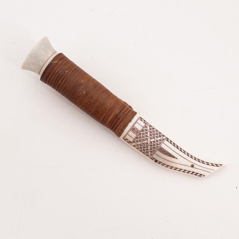 A reindeer horn knife by Oliver Israelsson, before 1994, signed.